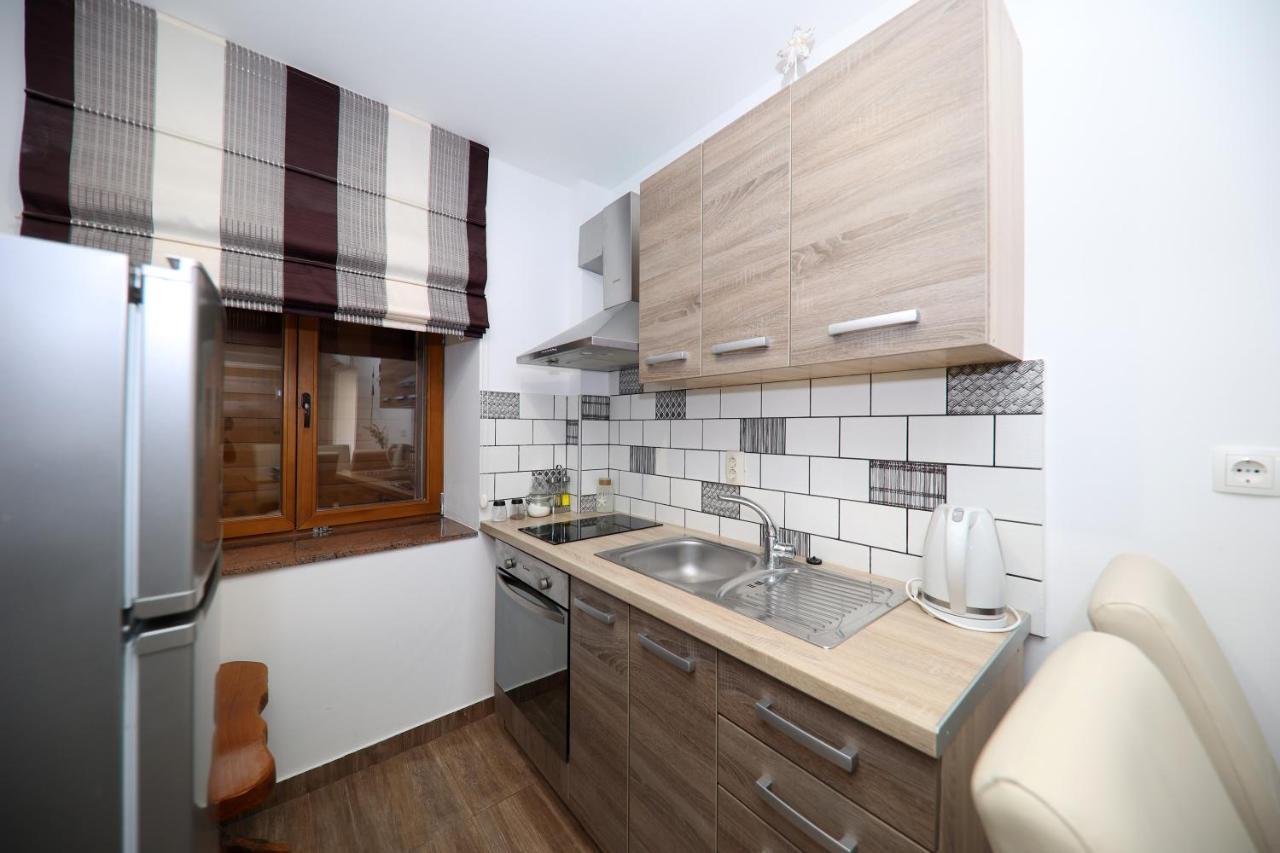 Apartmani Dvor Betina Betina  Zewnętrze zdjęcie